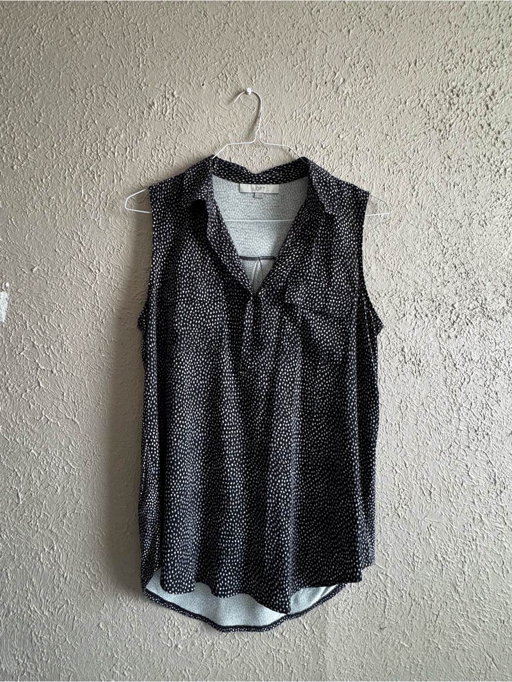 LOFT Black Sleeveless Dot-Print Collared Blouse